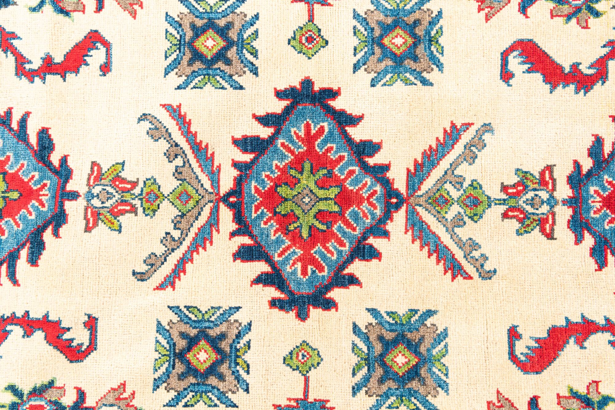 5' 1 x 6' 9 Hand Knotted Kazak Rug