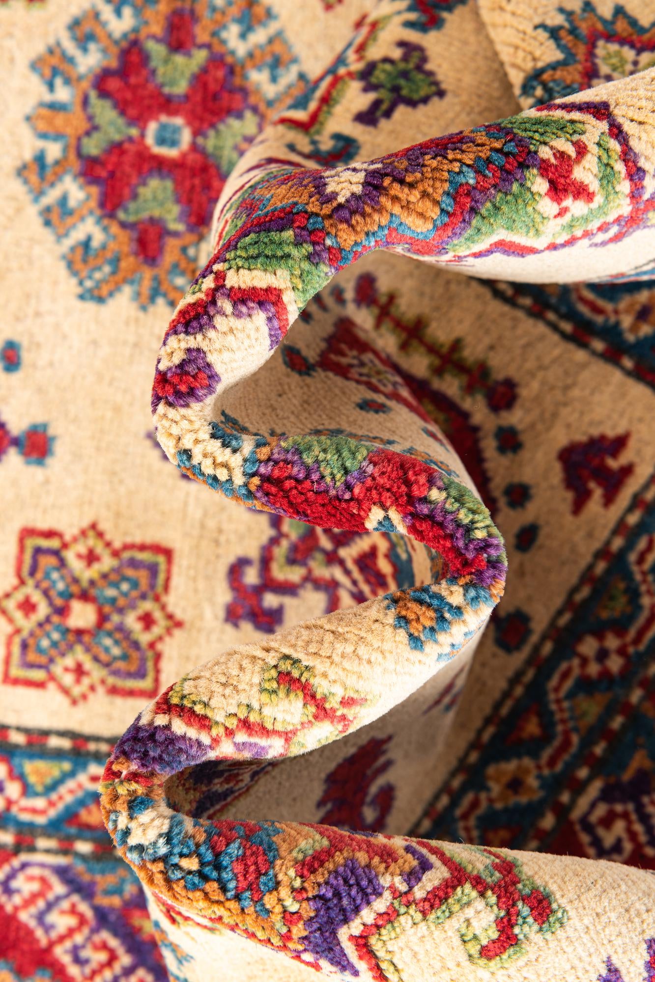 4' 1 x 6' Hand Knotted Kazak Rug