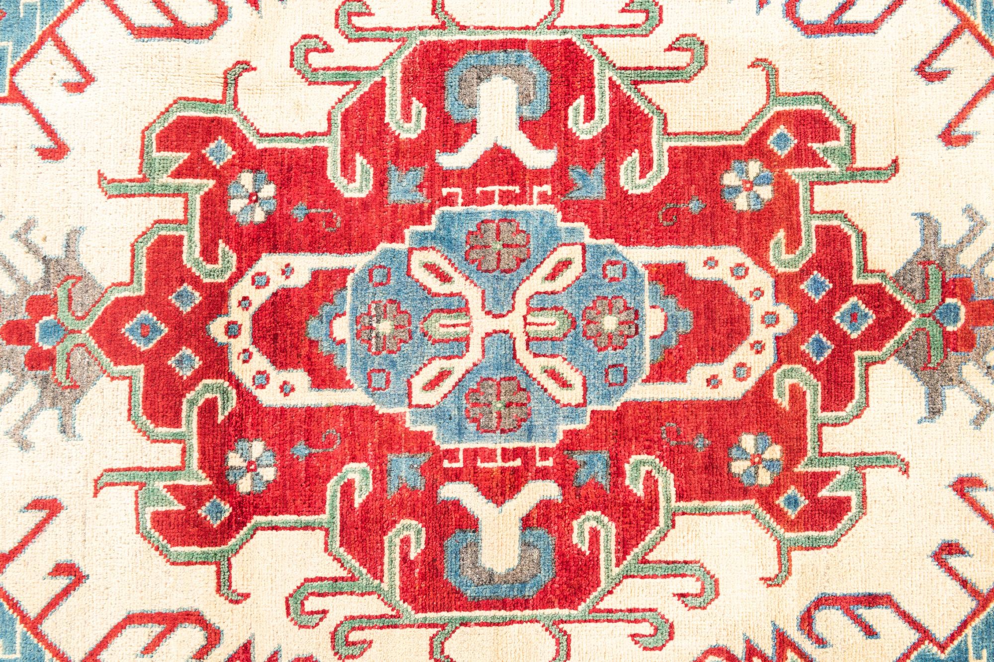 4' x 6' 1 Hand Knotted Kazak Rug