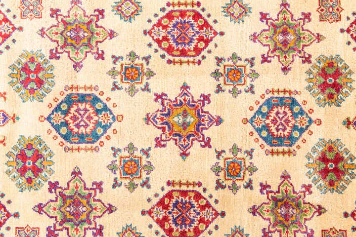 4' x 6' 1 Hand Knotted Kazak Rug