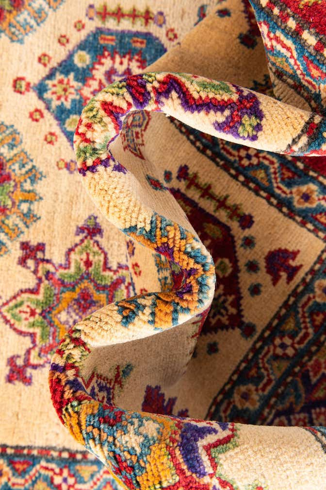 4' x 6' 1 Hand Knotted Kazak Rug