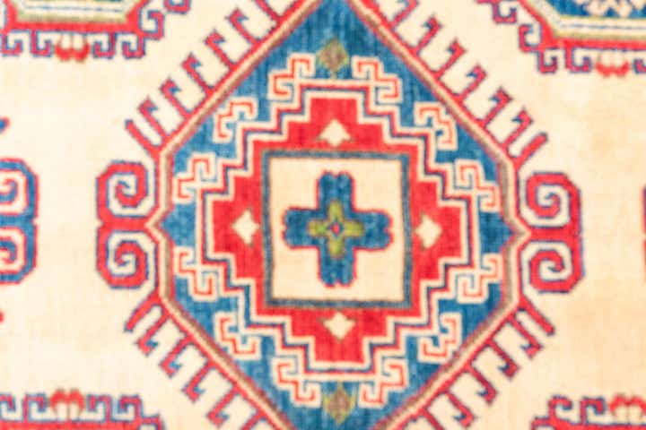 4' 9 x 6' 7 Hand Knotted Kazak Rug