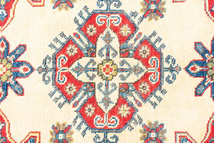 4' 10 x 6' 7 Hand Knotted Kazak Rug