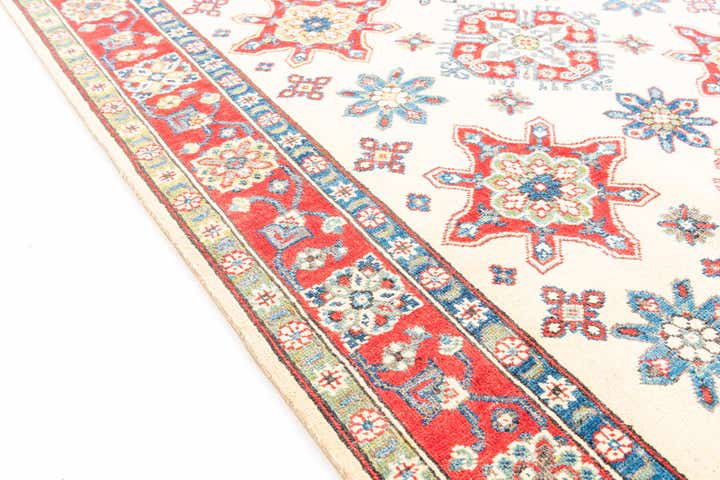 4' 10 x 6' 7 Hand Knotted Kazak Rug