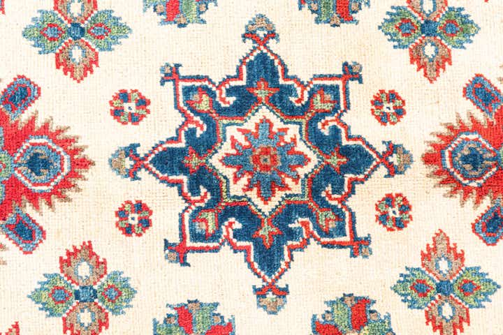 2' 9 x 4' 2 Hand Knotted Kazak Rug
