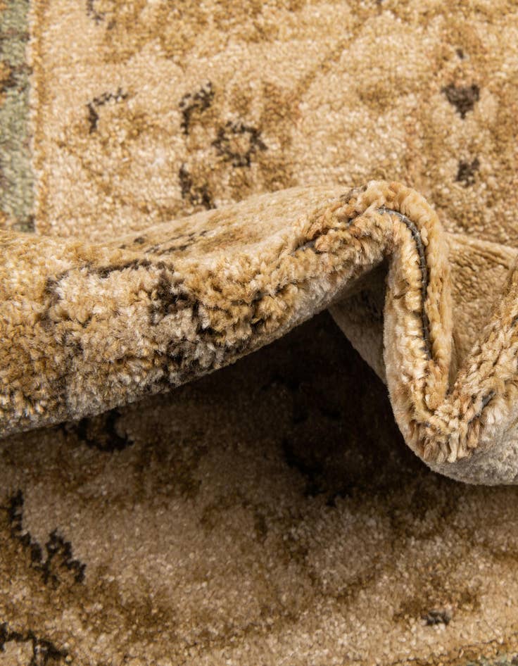 Detail image of 2' 7 x 5' Kensington Rug