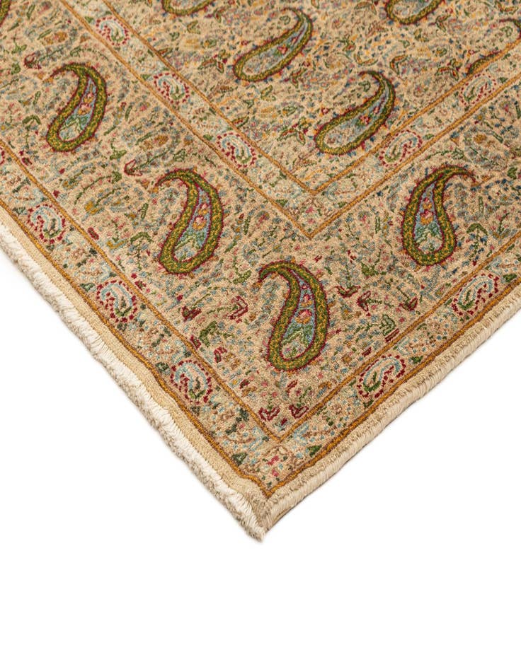 Detail image of 4' 9 x 8' 4 Kerman Rug