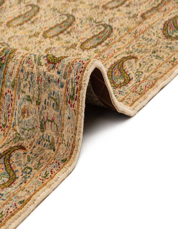 Detail image of 4' 9 x 8' 4 Kerman Rug