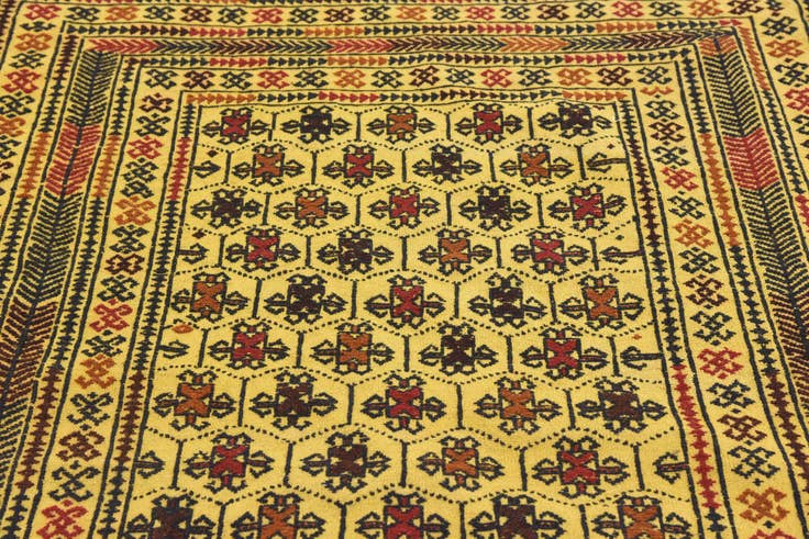 Detail image of 4' 2 x 5' 8 Hand Woven Kilim Afghan Wool Rug