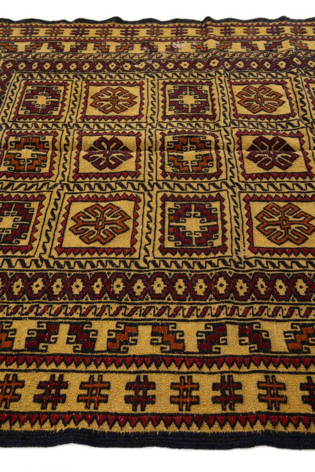Detail image of 4' x 6' 7 Hand Woven Kilim Afghan Wool Rug
