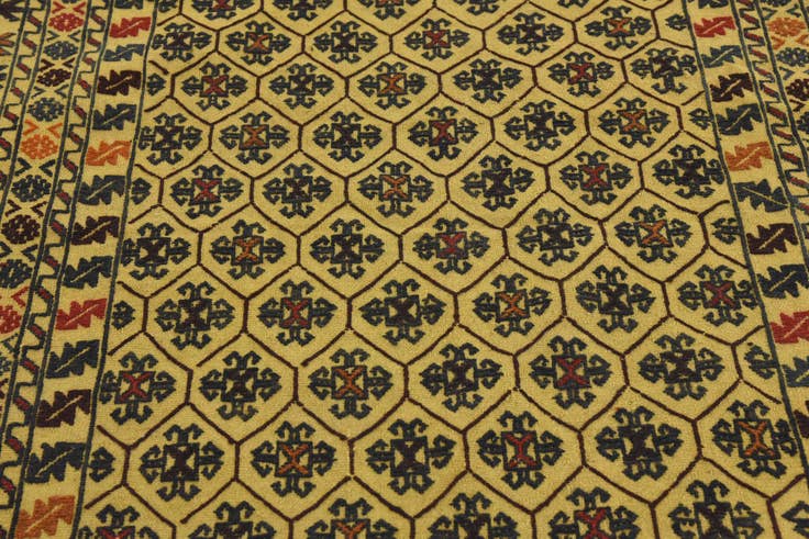 Detail image of 4' x 6' 6 Hand Woven Kilim Afghan Wool Rug