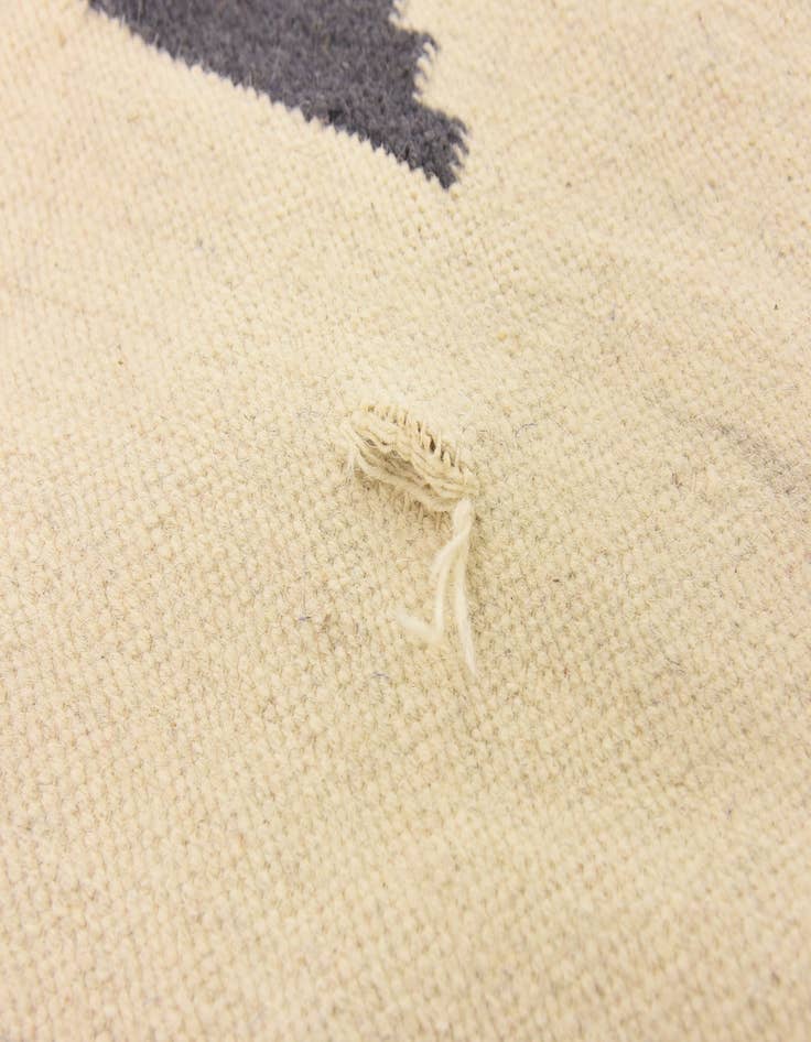 Detail image of 5' 6 x 7' 8  Hand Woven Kilim Dhurrie Wool Rug