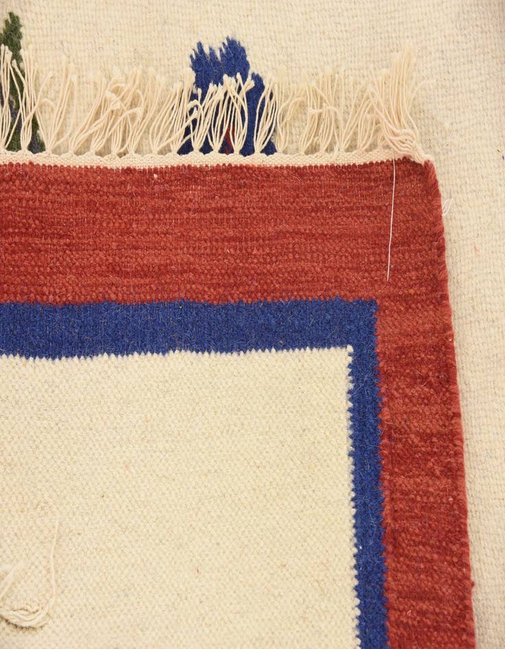 Detail image of 5' 6 x 7' 8  Hand Woven Kilim Dhurrie Wool Rug