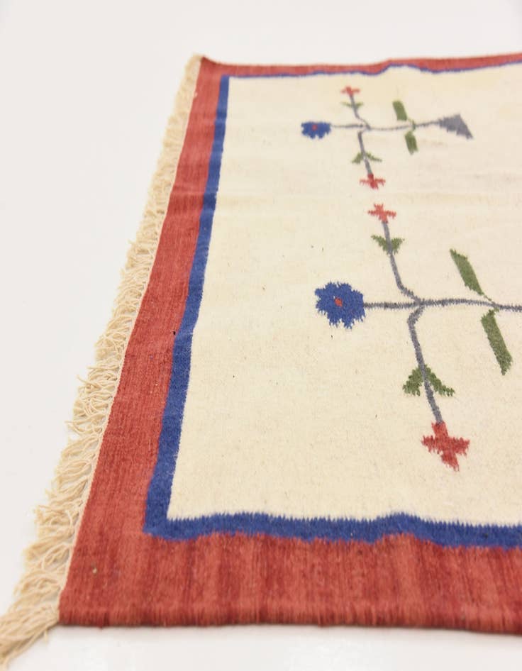 Detail image of 5' 6 x 7' 8  Hand Woven Kilim Dhurrie Wool Rug