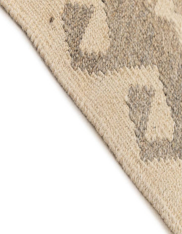 Detail image of 3' 4 x 5'  Hand Woven Kilim Maymana Wool Rug