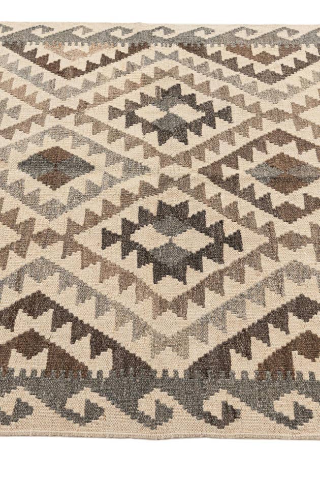 Detail image of 3' 8 x 5' 1 Hand Woven Kilim Maymana Wool Rug