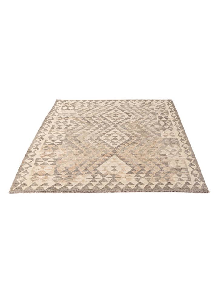 Detail image of 4' x 5' 8 Hand Woven Kilim Maymana Wool Rug