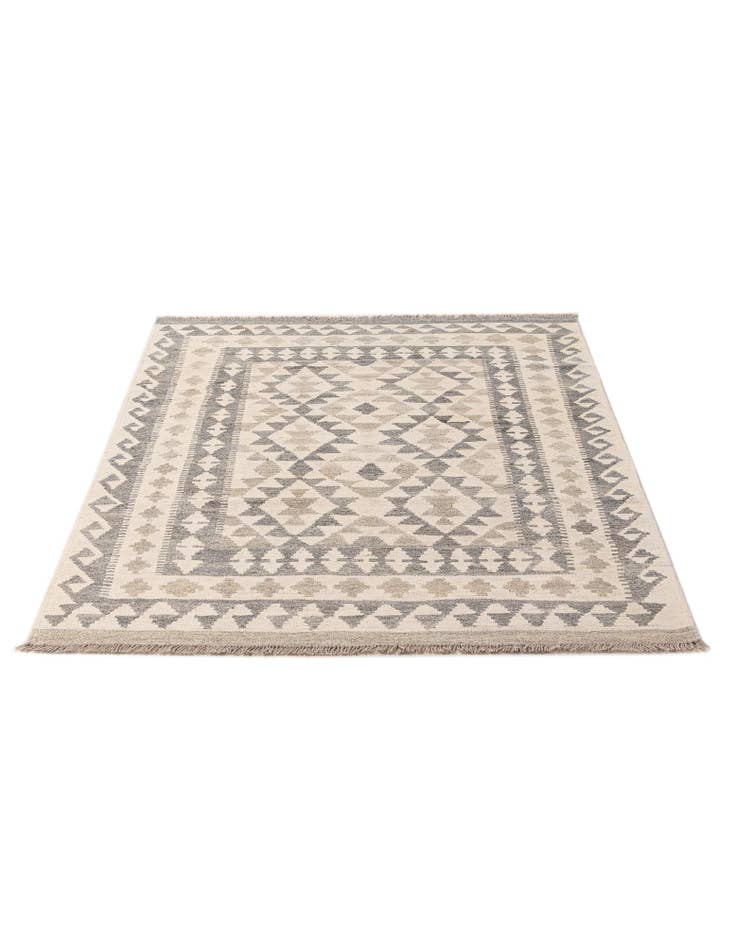 Detail image of 3' 11 x 5' 5 Hand Woven Kilim Maymana Wool Rug