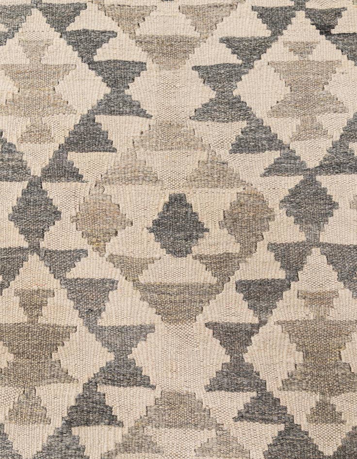 Detail image of 3' 11 x 5' 5  Hand Woven Kilim Maymana Wool Rug