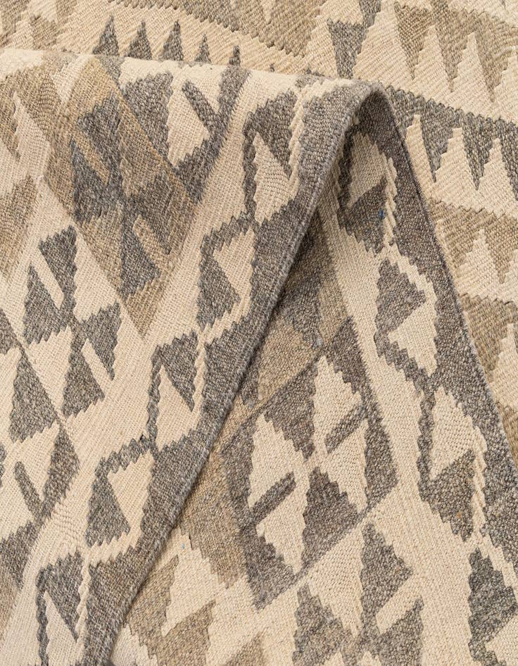 Detail image of 4' x 5' 11  Hand Woven Kilim Maymana Wool Rug