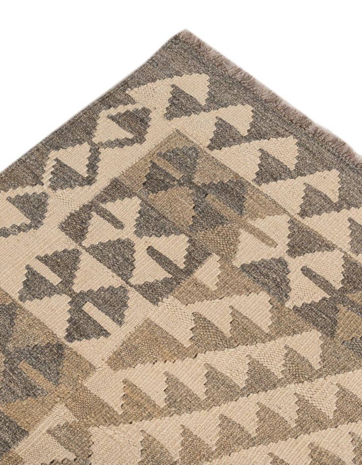 Detail image of 4' x 5' 11  Hand Woven Kilim Maymana Wool Rug