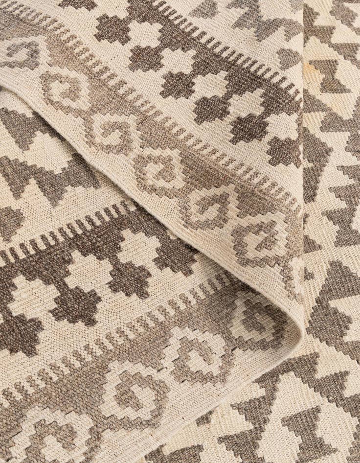 Detail image of 4' 1 x 5' 10  Hand Woven Kilim Maymana Wool Rug