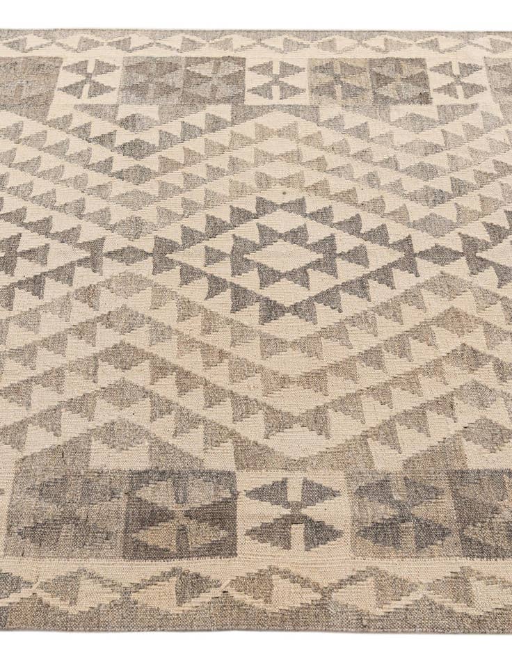 Detail image of 4' 1 x 5' 10  Hand Woven Kilim Maymana Wool Rug