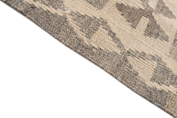 Detail image of 4' 1 x 5' 10 Hand Woven Kilim Maymana Wool Rug