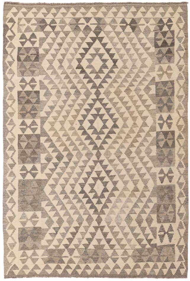 Detail image of 4' 1 x 5' 10 Hand Woven Kilim Maymana Wool Rug