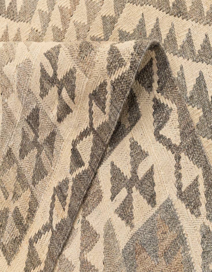 Detail image of 4' 1 x 5' 10  Hand Woven Kilim Maymana Wool Rug