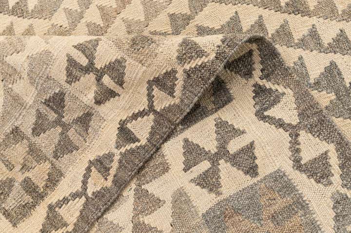 4' 1 x 5' 10 Hand Woven Kilim Maymana Wool Rug