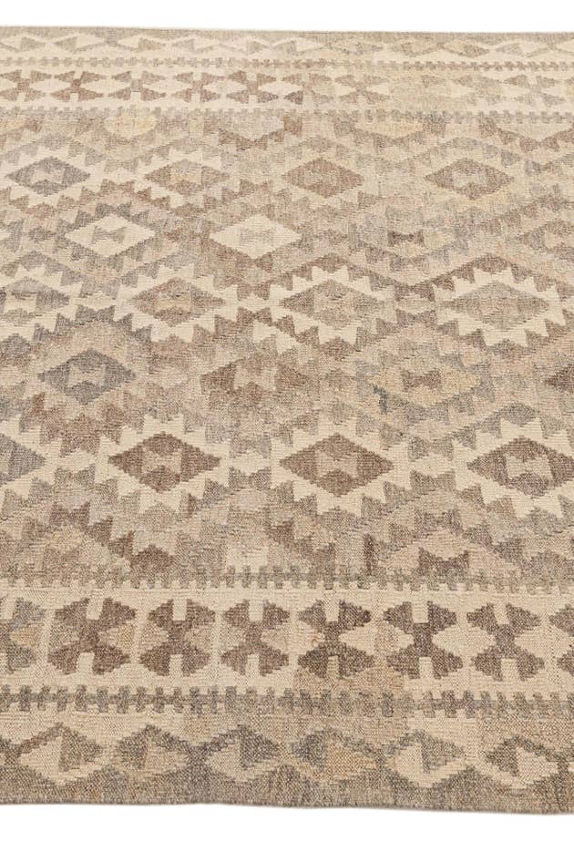 Detail image of 4' 11 x 6' 3 Hand Woven Kilim Maymana Wool Rug