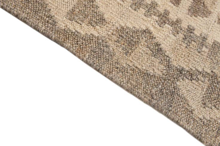 Detail image of 4' 11 x 6' 3 Hand Woven Kilim Maymana Wool Rug