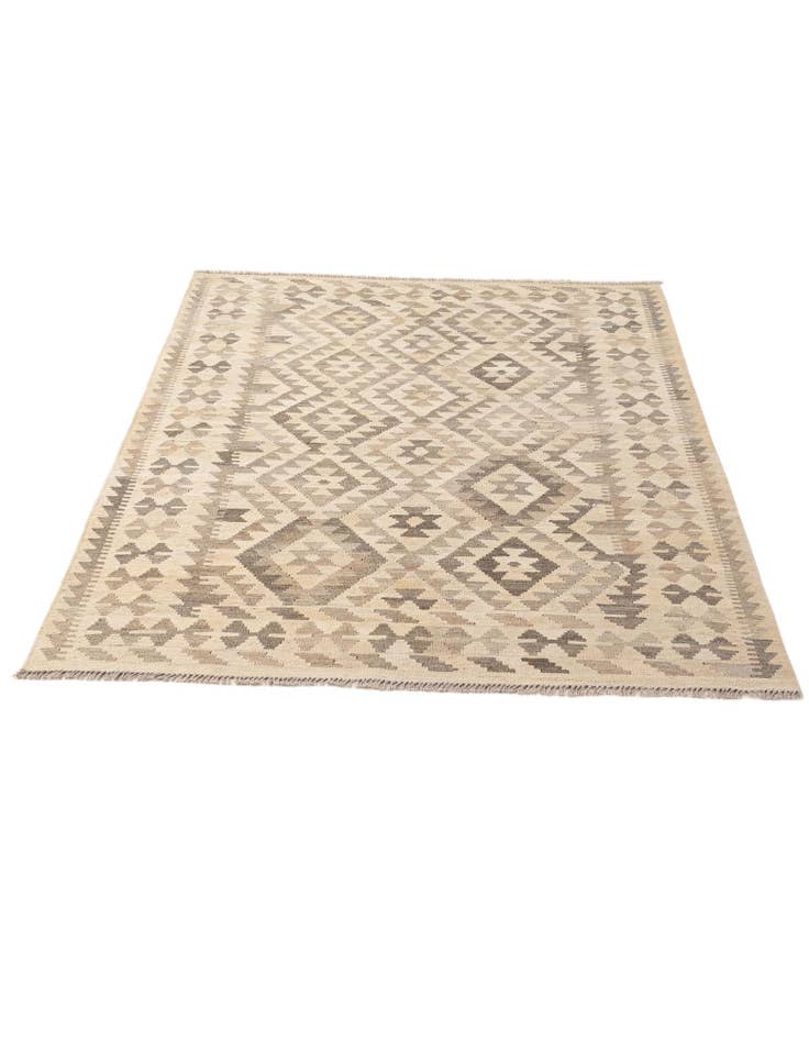 Detail image of 4' x 6' 7 Hand Woven Kilim Maymana Wool Rug