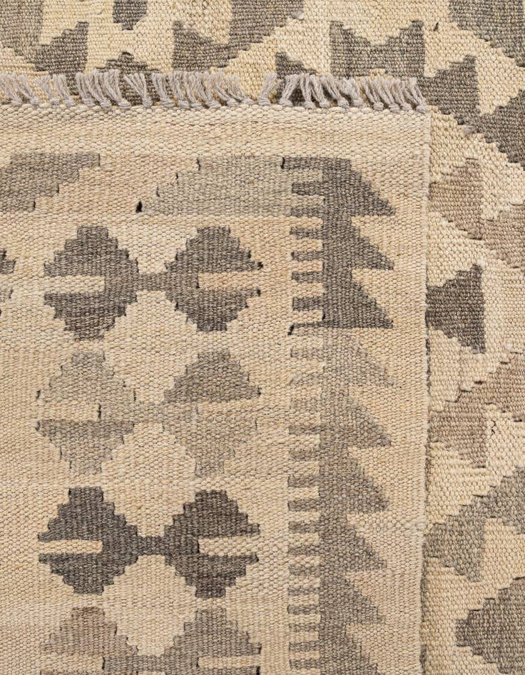 Detail image of 4' x 6' 7  Hand Woven Kilim Maymana Wool Rug
