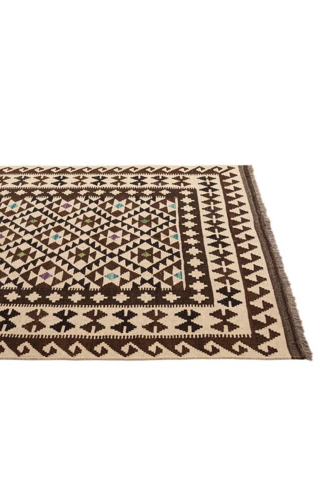 Detail image of 4' 10 x 6' 7 Hand Woven Kilim Maymana Wool Rug