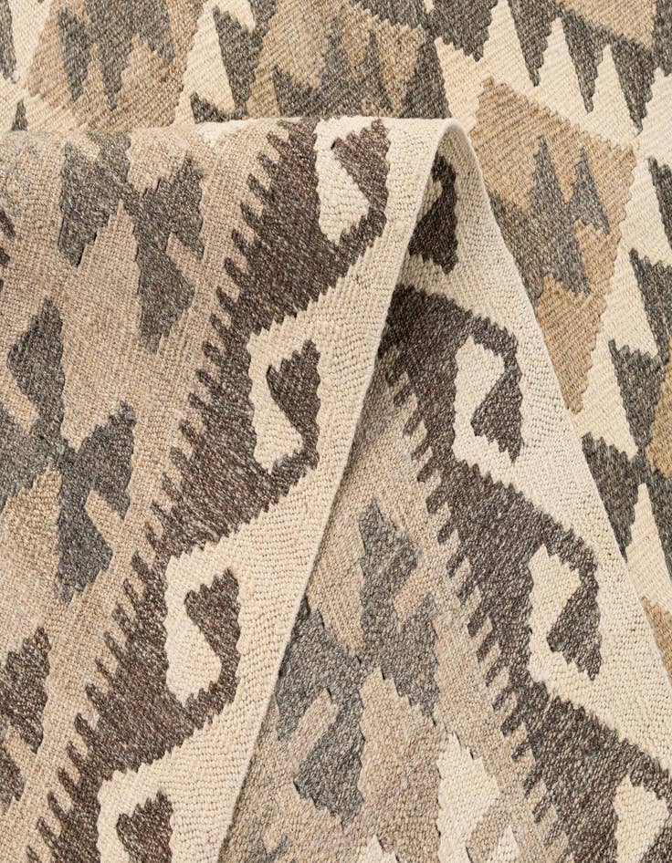 Detail image of 4' 10 x 6' 7  Hand Woven Kilim Maymana Wool Rug