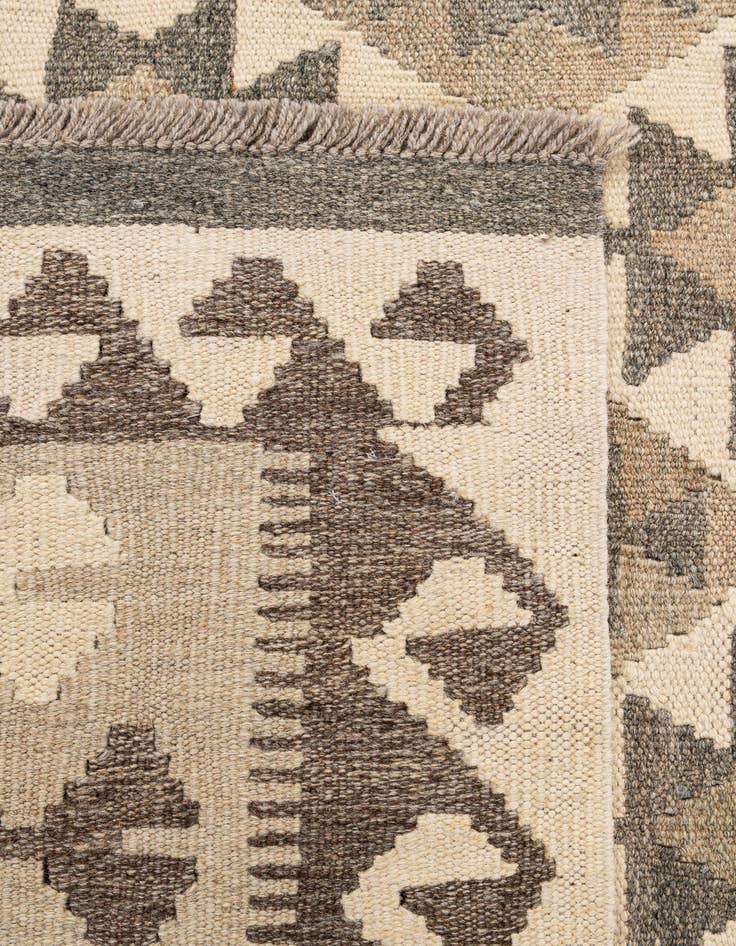 Detail image of 4' 10 x 6' 7  Hand Woven Kilim Maymana Wool Rug