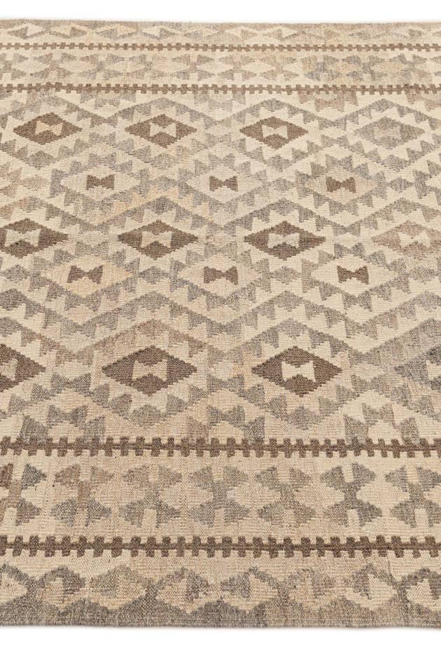Detail image of 4' 10 x 6' 6 Hand Woven Kilim Maymana Wool Rug