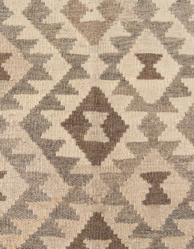 Detail image of 4' 10 x 6' 6  Hand Woven Kilim Maymana Wool Rug