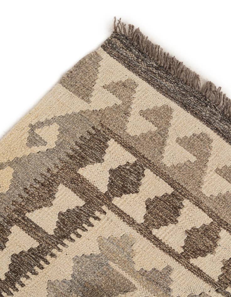 Detail image of 5' 2 x 6' 8  Hand Woven Kilim Maymana Wool Rug