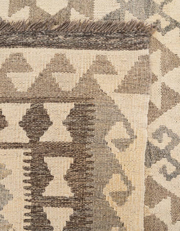 Detail image of 5' 2 x 6' 8  Hand Woven Kilim Maymana Wool Rug