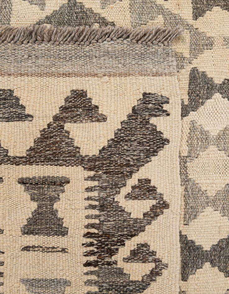 Detail image of 5' x 6' 7  Hand Woven Kilim Maymana Wool Rug