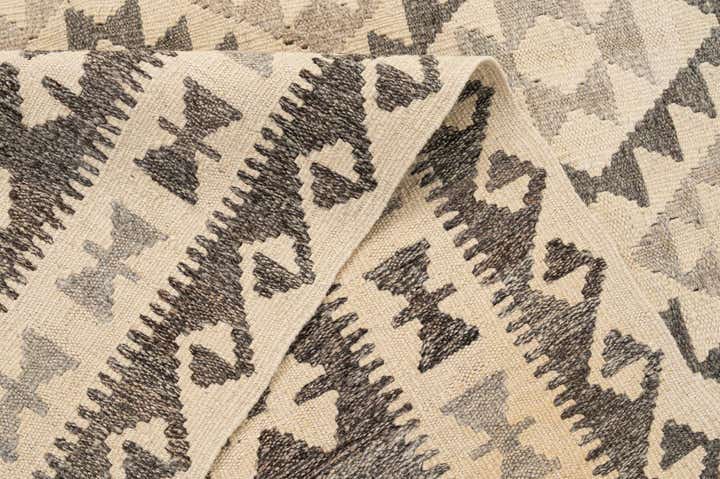 5' x 6' 7 Hand Woven Kilim Maymana Wool Rug