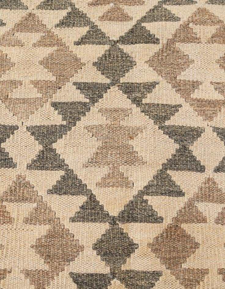 Detail image of 4' 11 x 6' 5  Hand Woven Kilim Maymana Wool Rug