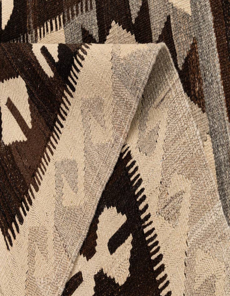 Detail image of 4' 11 x 6' 4  Hand Woven Kilim Maymana Wool Rug