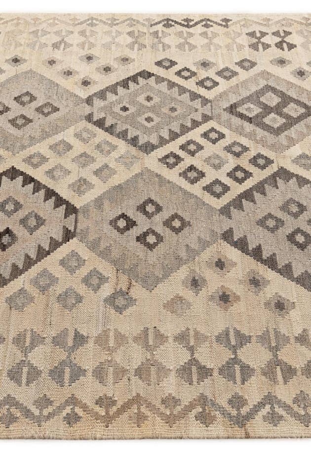 Detail image of 5' x 6' 8 Hand Woven Kilim Maymana Wool Rug