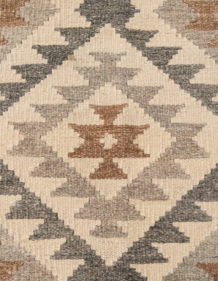Detail image of 5' x 7' 1  Hand Woven Kilim Maymana Wool Rug