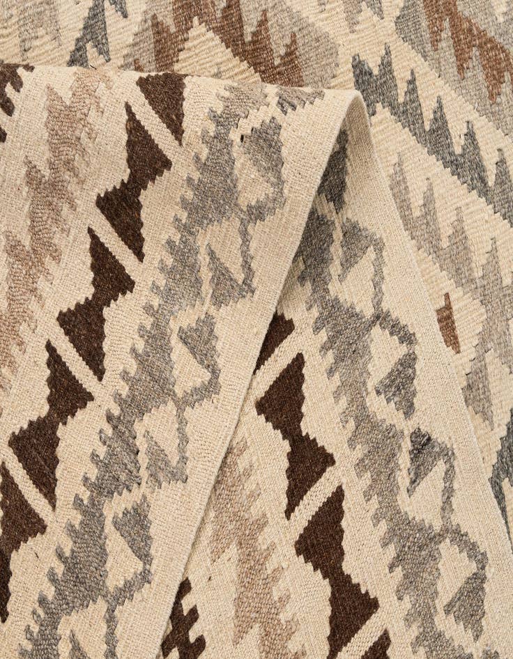 Detail image of 5' x 7' 1  Hand Woven Kilim Maymana Wool Rug