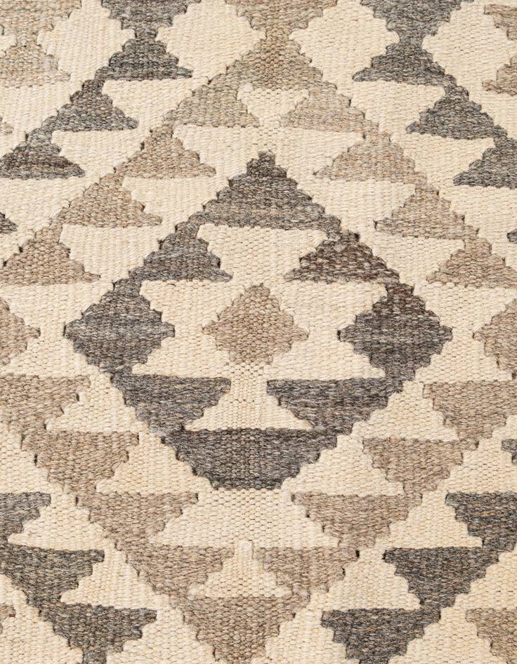 Detail image of 4' 11 x 6' 8  Hand Woven Kilim Maymana Wool Rug
